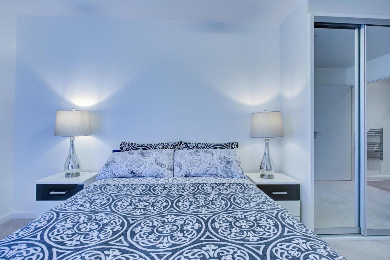 2 Bed 2 Bath Modern In East Acton Appartement Londres