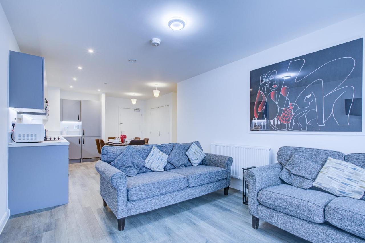 2 Bed 2 Bath Modern In East Acton Londres
