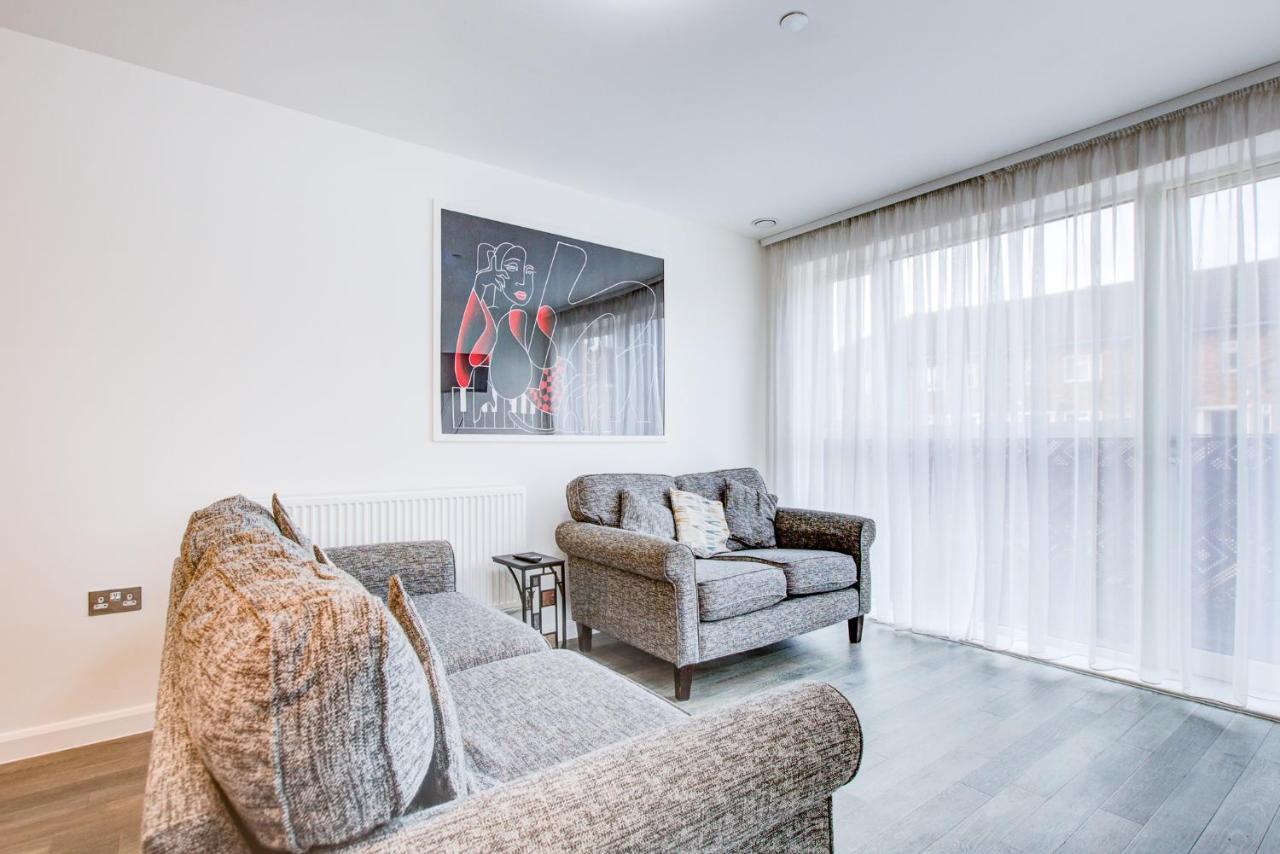 Appartement 2 Bed 2 Bath Modern In East Acton Londres